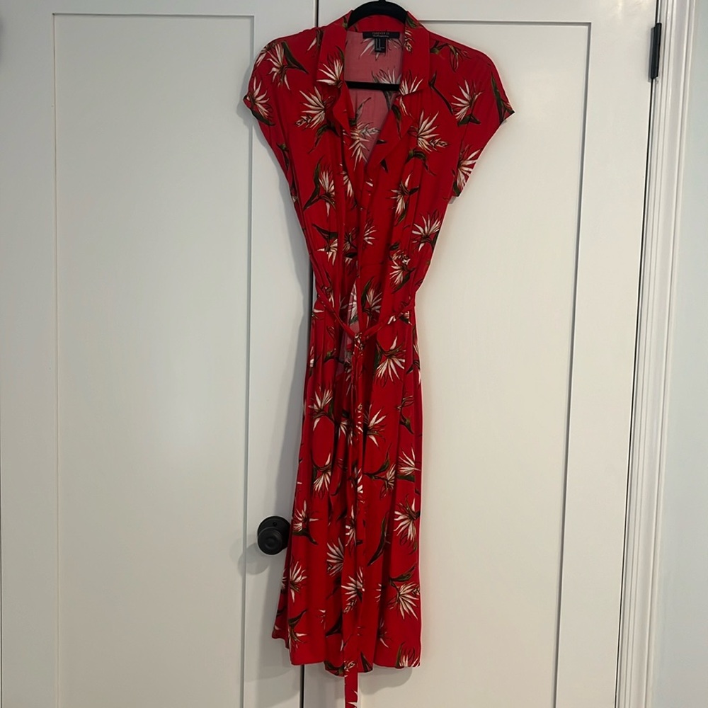 Red short sleeve Midi wrap around dress with low neckline! Perfect for summer!